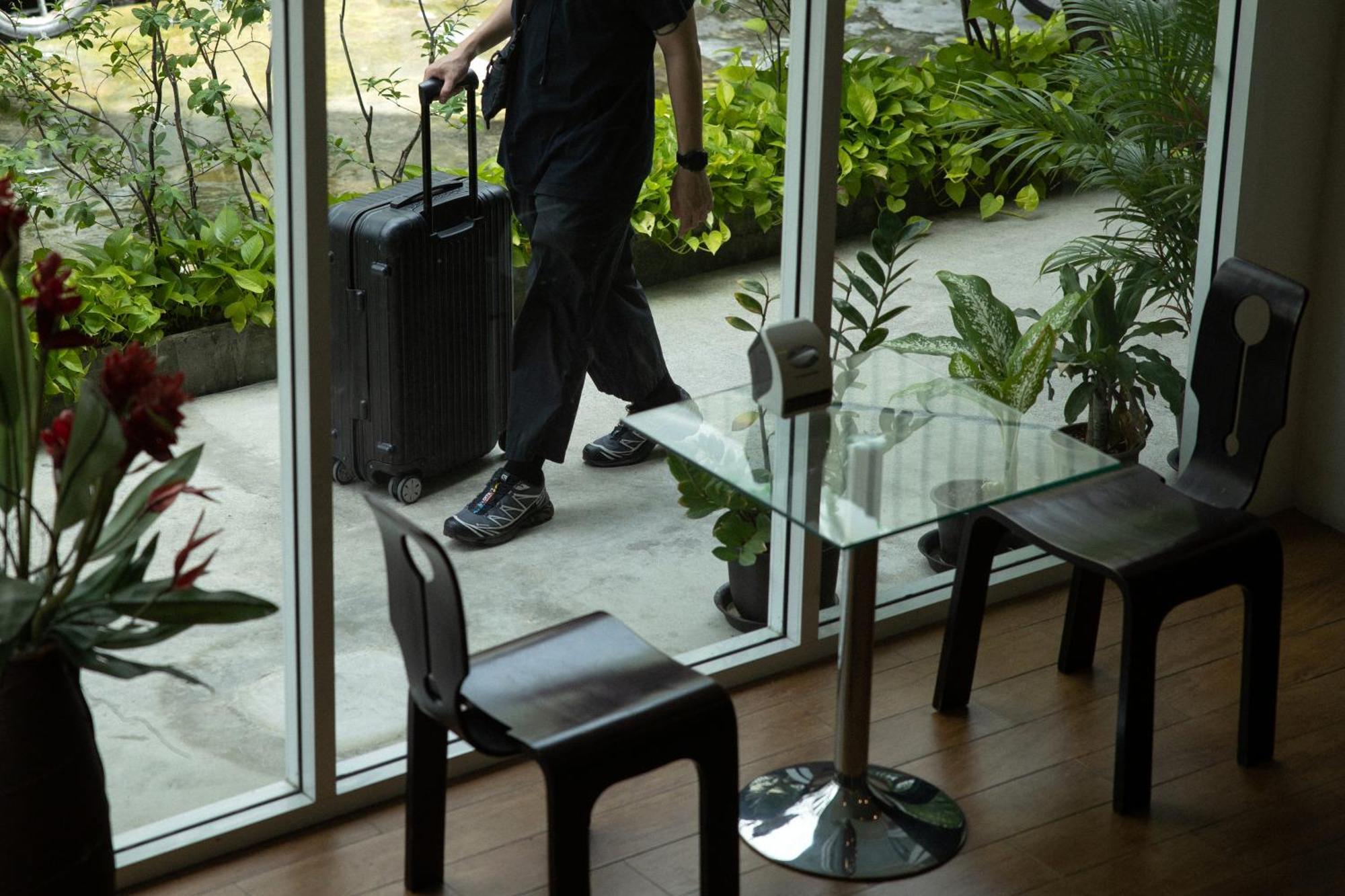 Nantra Silom Hotell Bangkok Exteriör bild