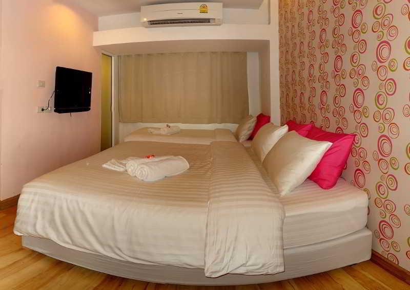 Nantra Silom Hotell Bangkok Exteriör bild