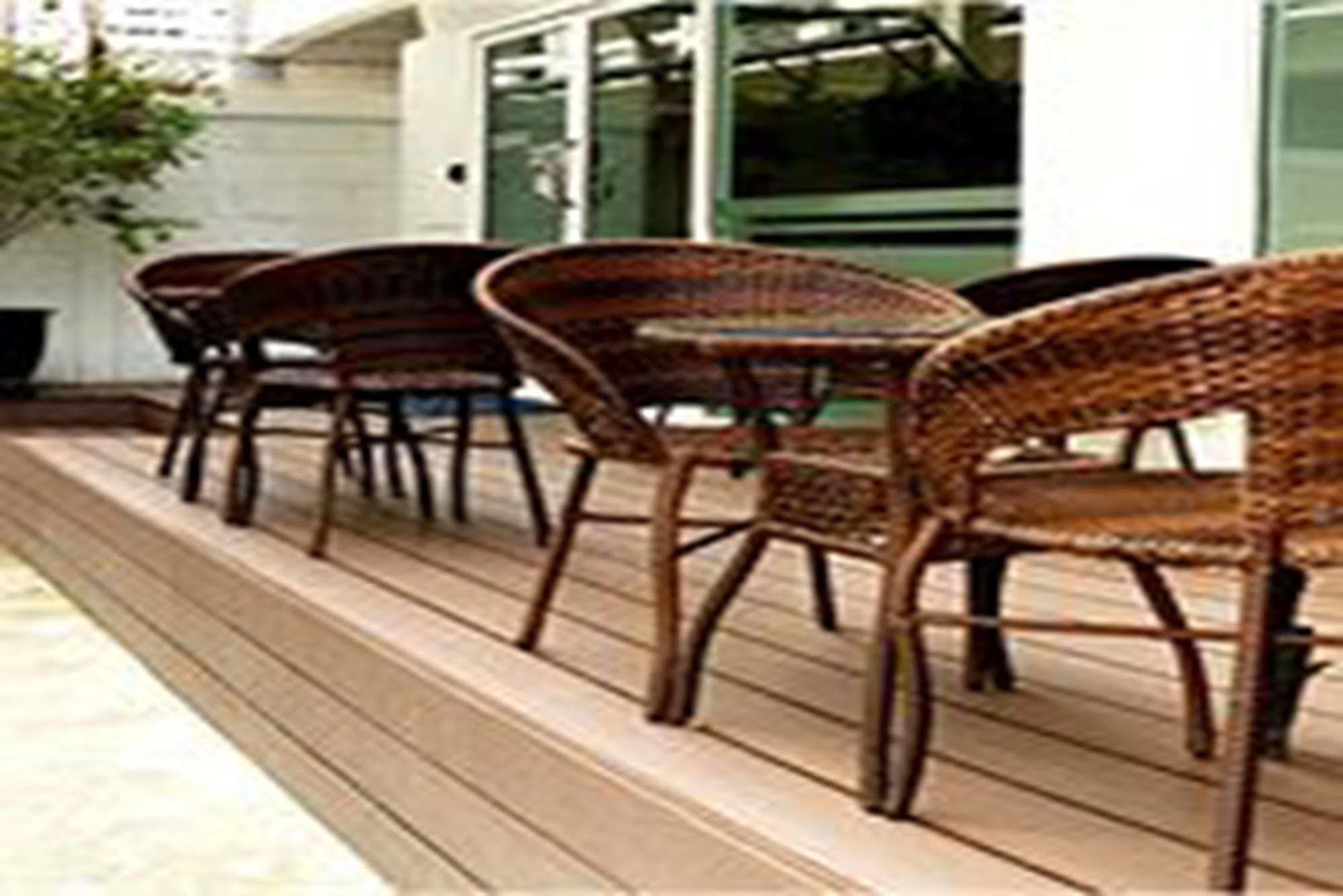 Nantra Silom Hotell Bangkok Exteriör bild